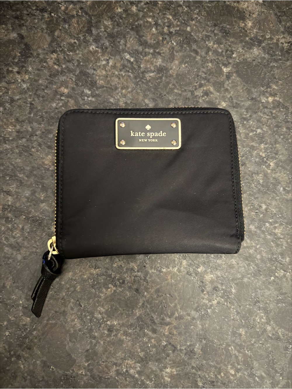 kate spade New York Darci Wilson Road Black Small Zip Around Wallet
